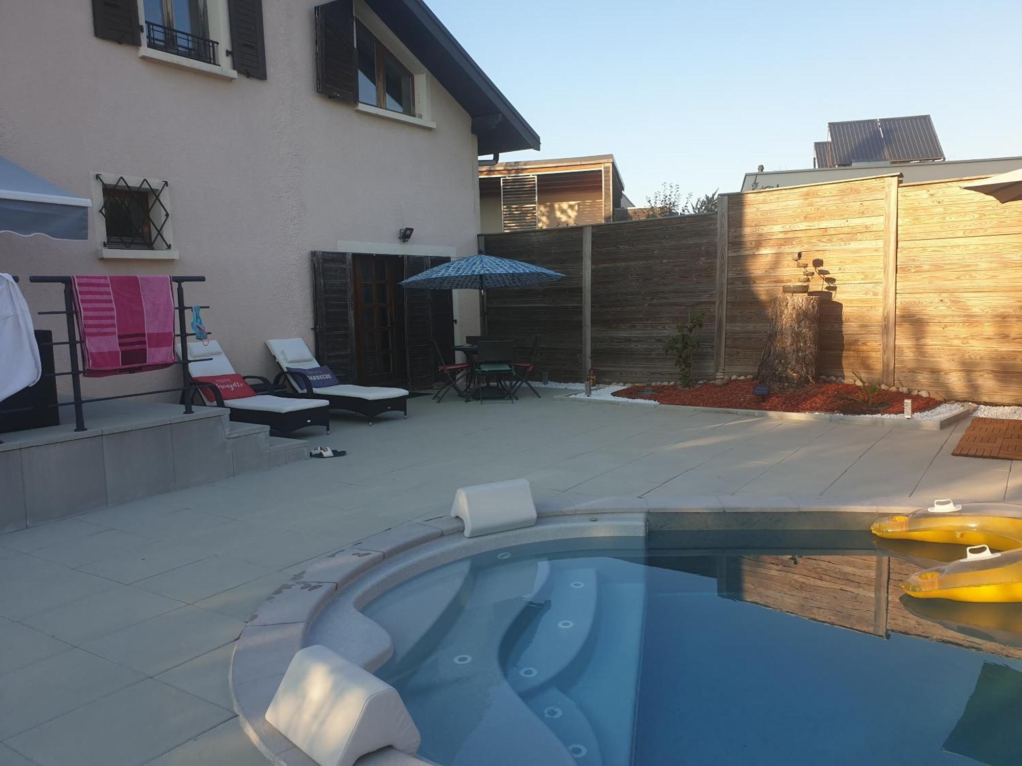 Maison Le Lezard Chez Amalia Et Fred 托农莱班 外观 照片